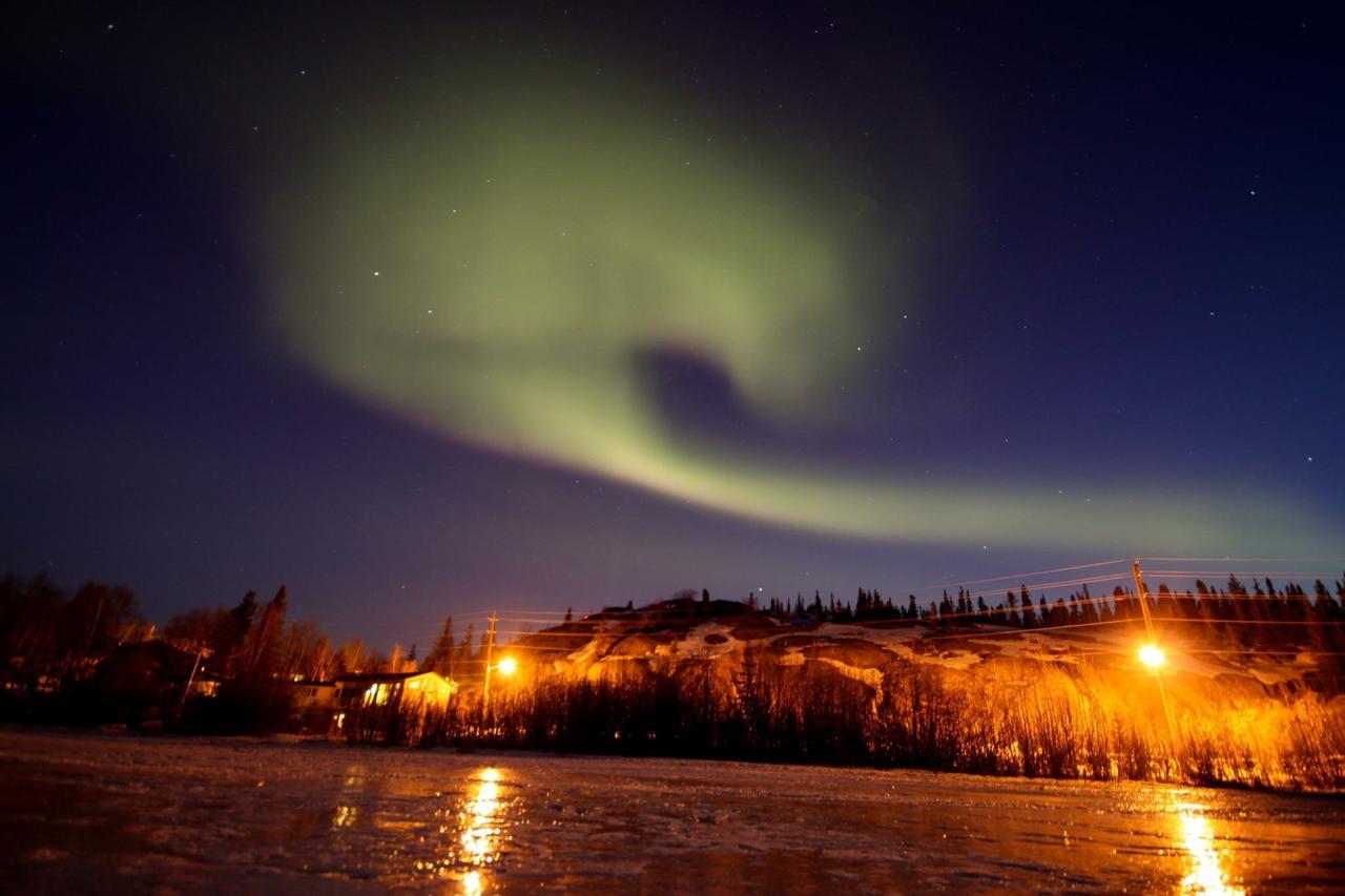 Mabuhay Lakeside Manor Yellowknife Exterior foto