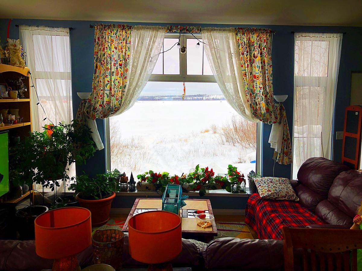 Mabuhay Lakeside Manor Yellowknife Exterior foto