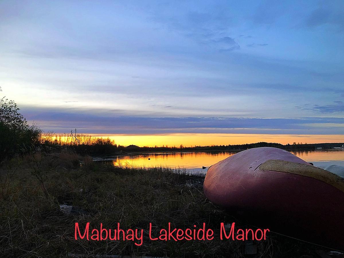 Mabuhay Lakeside Manor Yellowknife Exterior foto